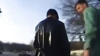 Das gewagte öffentliche Sex -Abenteuer des deutschen Paares in Berlin