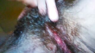 Feuchte haarige Muschi - Deutsch Amateur Solo -Webcam -Orgasmus