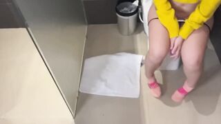 Cuckold Creampie in Public Bathroom with Big-Ass Asian Latina