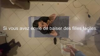 Baisee dans un gangbang jusqu'a ce que tout le monde jouisse sur elle