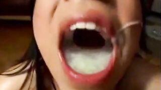 Der arabische asiatische Amateur bekommt eine deutsche Last Sperma