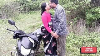 Indian Desi Kavita fuck with boyfriend in jungle in doggy style cheating on husband , play romanitc sex with lover ,