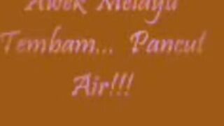 Asian Amateur Babe Squirts