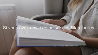 Cassandra sort les seins a l'air a la maison et dans la rue