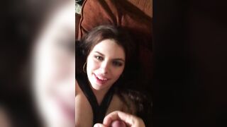 Typ spritzt auf ihr Gesicht - Amateur Dirty Talk mit Facial