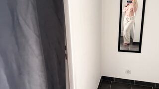 Voyeuse espionne une francaise en train de sucer et de baiser