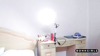 Teen babe gets a real anal massage with finger preparation