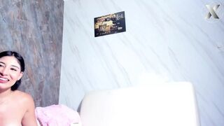 Moaning Mess While Her Pussy Gets Tongue-fucked