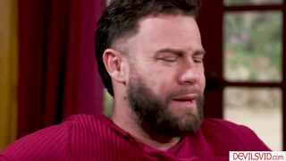 Teen stepdaughter banged by stepdad while stepmom is away