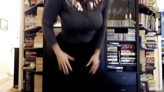 Blonde MILF Moans 'Yessssss' for Her Sex Toy