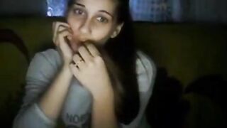 18-Year-Old Webcam Amateur Flashes in Public