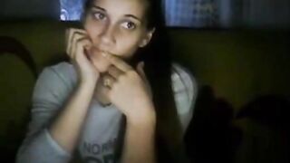 18-Year-Old Webcam Amateur Flashes in Public