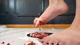 Freya Reign - Lick The Cake From My Toes Foot Fetish