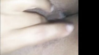 Wendy, una dominicana con grandes tetas naturales se masturba