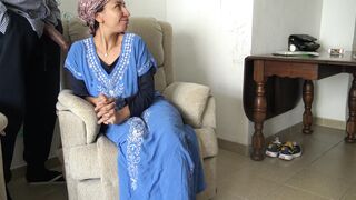 Turkish mature cuckold wife lets african immigrant cum inside her mouth