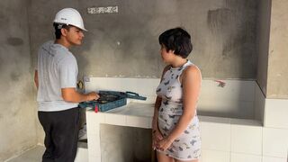 I hire a strong and sexy mason to fix some things in my house but he is so delicious that I end up giving him the fuck of his life