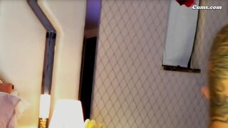 Tattooed Brunette Twerking Her Big Ass