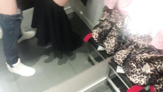 Couple amateur baisant dans un magasin