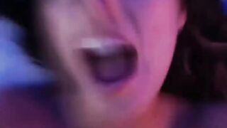 Dificile de decider entre ses seins enormes et son cul delicieux