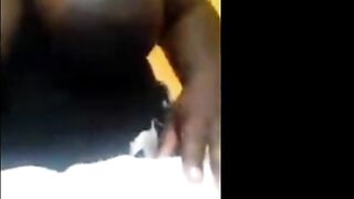 Ivoirienne sexy avec des gros seins à la webcam