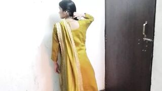 Abbu jaan ne akele dekh kar muze choda