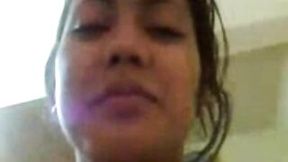 Haryani - Malay Amateur Close-Up Hardcore POV Video