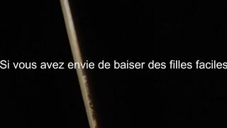 Sexe pres de la fenetre avec une petite amie aux cheveux bleus