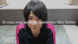 Apres les caresses du clitoris d'une jeune Japonaise de 18 ans il enfonce violemment