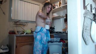 MissIvyDoll - Naked Baking