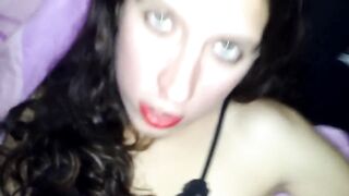 Femme utilise un gode pour ouvrir son trou du cul avant de se faire prendre