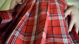 Teen TonniaTaylor Fingers Her Pussy On Webcam Solo