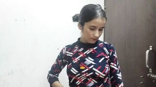 Kisi ke na rahne par little step sister ko pel diya