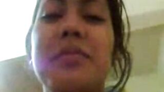 Haryani - Malay Amateur Close-Up Hardcore POV Video