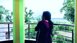 The girl came to the hotel and started having sex with Hotel Boy..