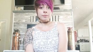 Teen Solo Female Masturbating on Webcam to Orgasm