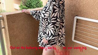 Mrs Mature Feet posing on the balcony with a voyeur