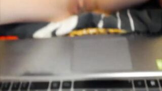 Creamy Pussy Squirts on Webcam