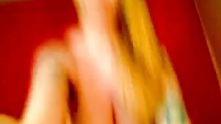 Tattooed Kelly Plays with Her Pussy on Webcam