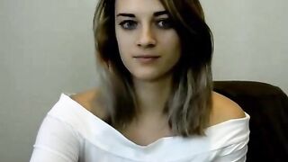 Webcam Girl Flashes Her Tits for Us