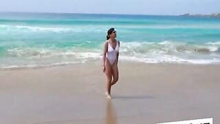 Sunbathing MILF Amateur Video