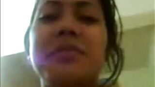 Tante Semok: Amateur Asian Babe from Indonesia