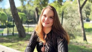 JacquieEtMichelTV - Lily - 23, totally lets go!