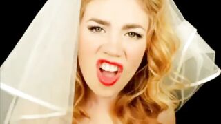 Palina Rojinskis große natürliche deutsche Brüste