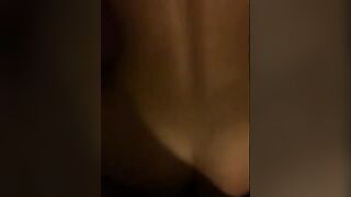 Deutsch-türkische brünette Amateur-Hündchenstellung