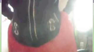 Vieille montre son cul - Une webcam française avec une granny amateur