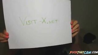 Enormes tetas de una morena en webcam