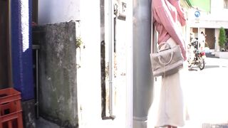 A032G06 Match app with a girl who fishes for men and a lewd SEX that thrusts and thrusts her hands around!