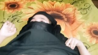 Desi hijab girl hot moment