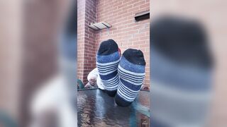 Toe wiggling and sole crossing (2025)