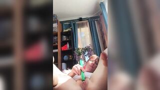 Aussie Amateur Reaches Orgasm